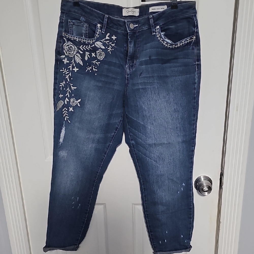 Women's Embroidered Blue Jeans